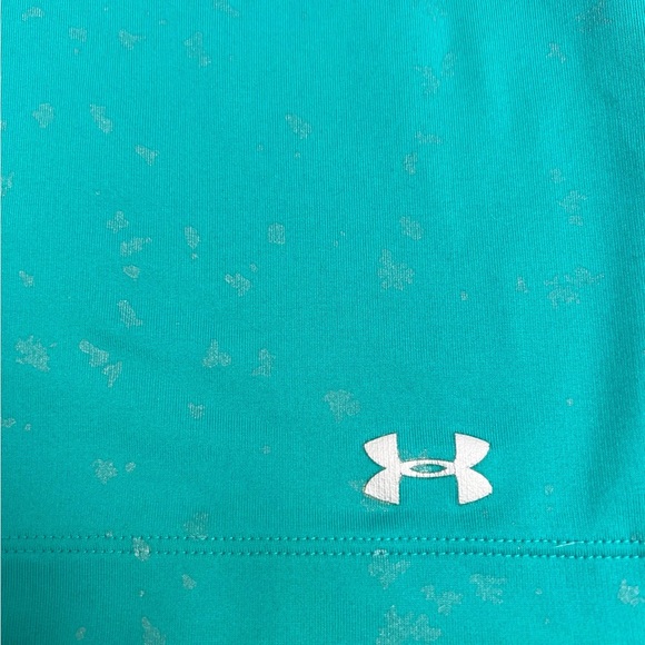 Small under armour shirt - Picture 2 of 3